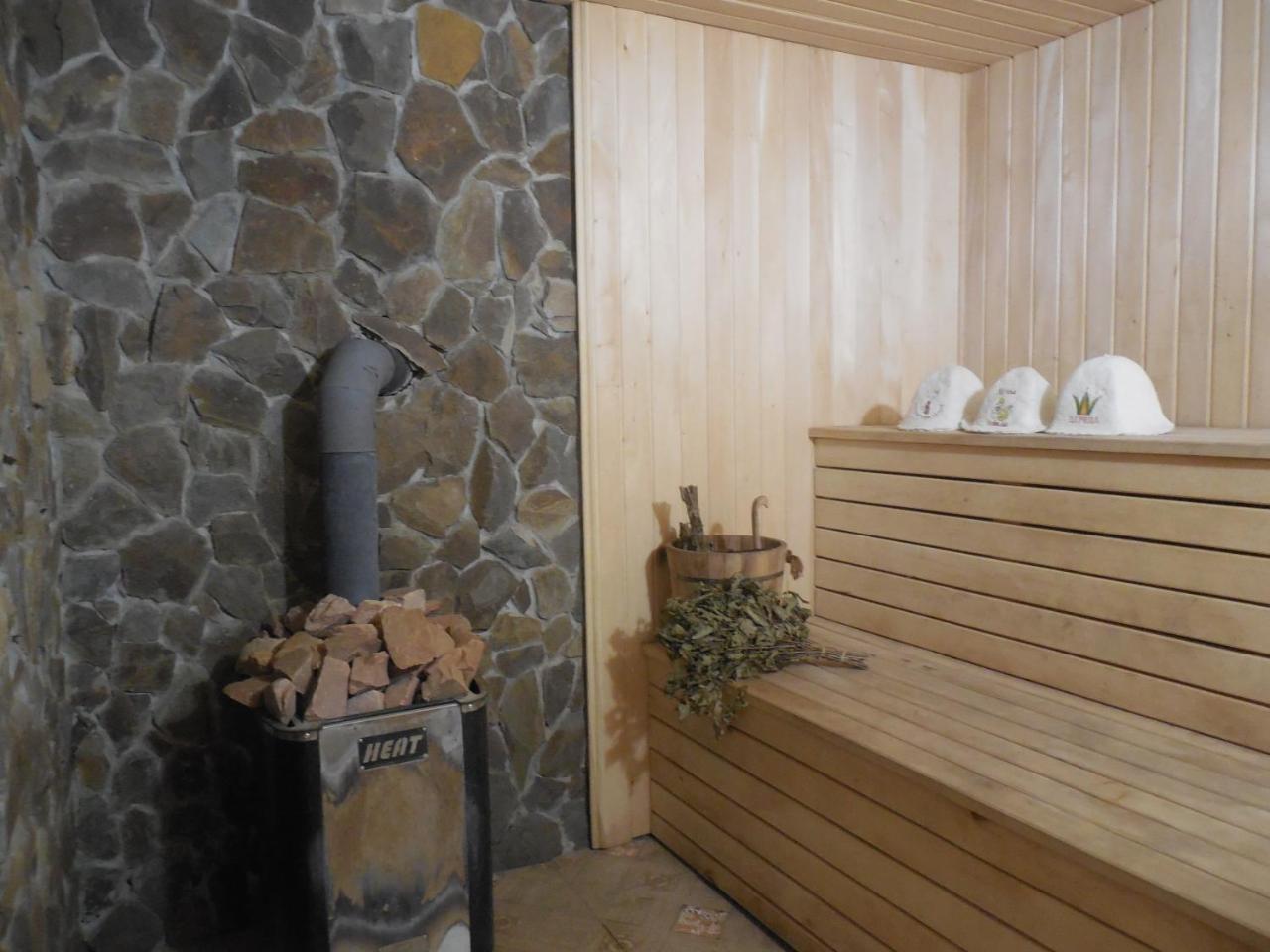 біля річки Apartment Kelechin
